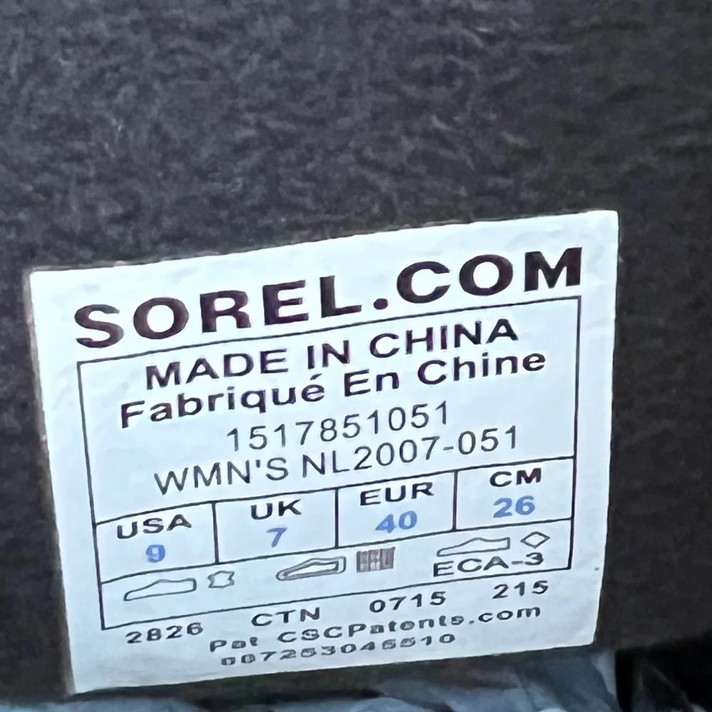 Sorel Women's Two-Tone Winter Boots - Picture 11 of 11